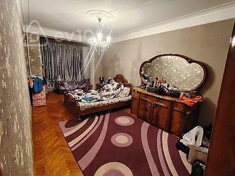 Satılır 3 otaqlı köhnə tikili 120 m²