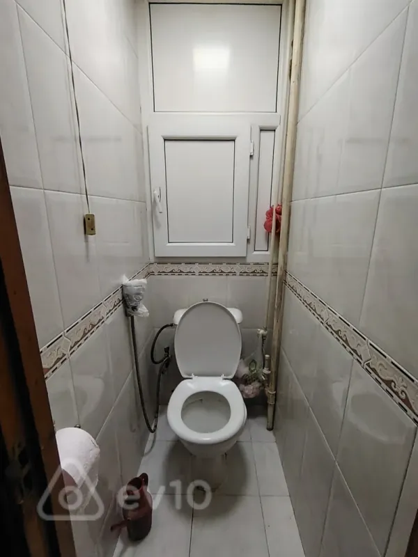 Satılır 3 otaqlı köhnə tikili 120 m²