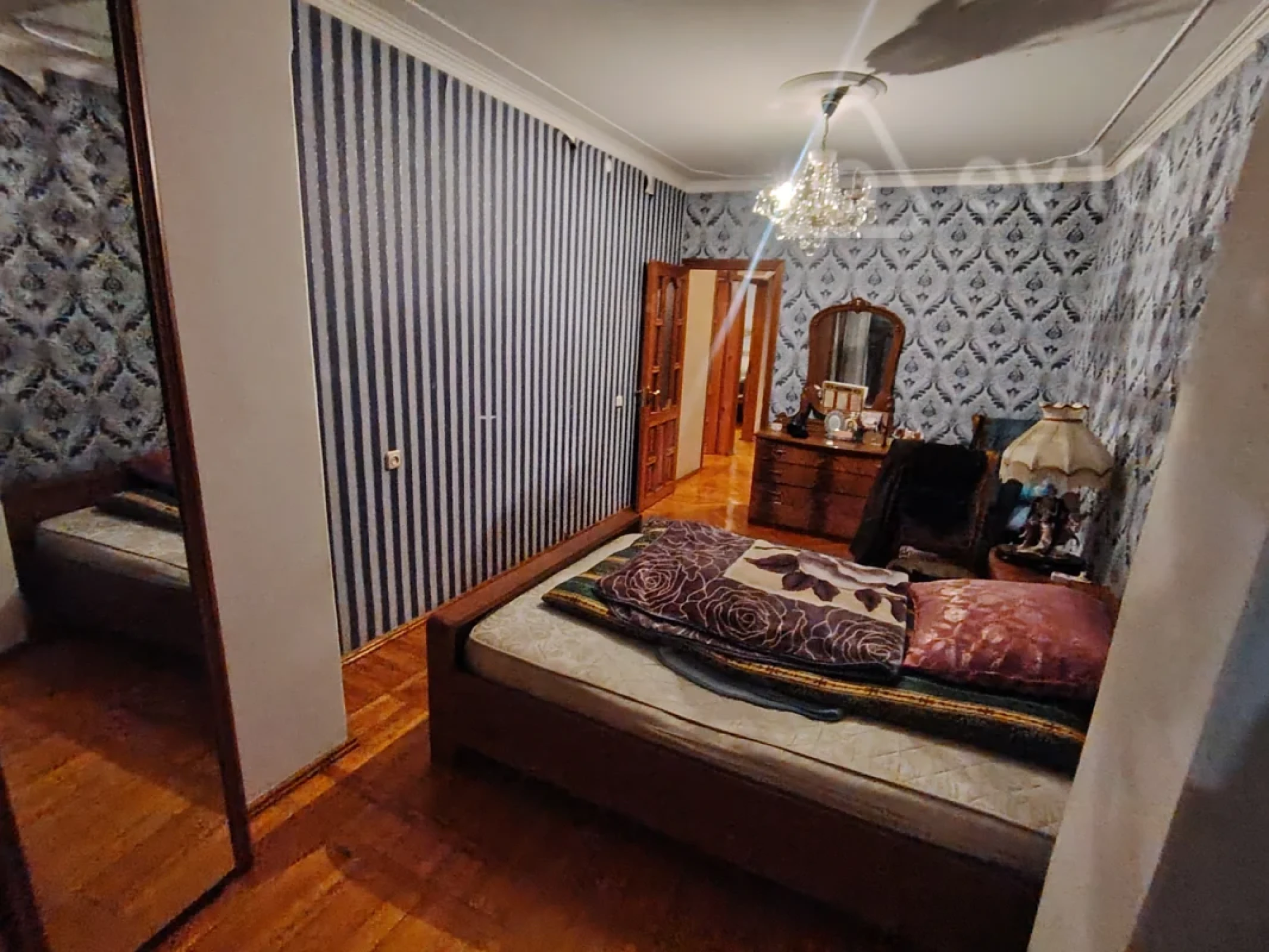 Satılır 3 otaqlı köhnə tikili 120 m²