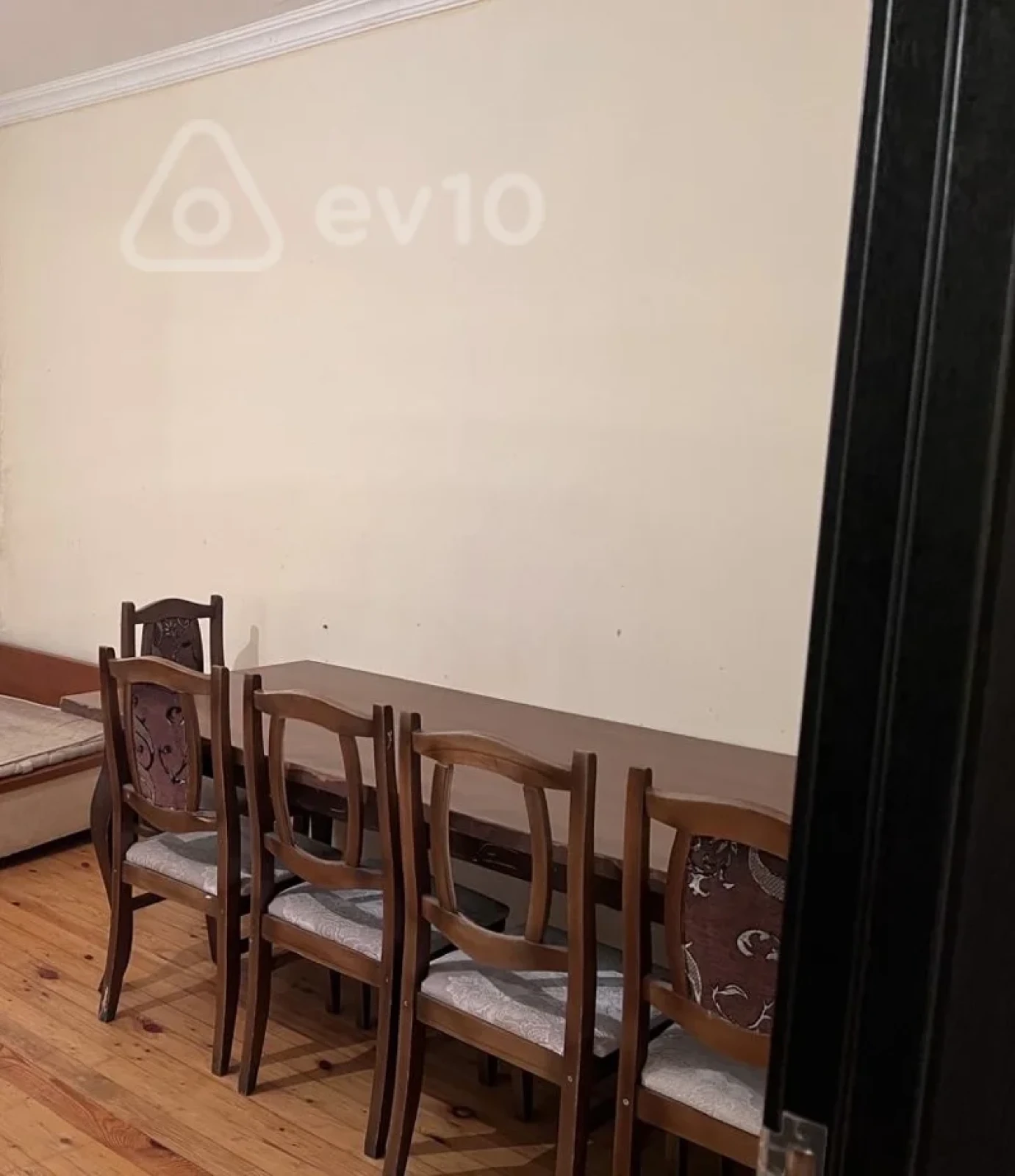 Kirayə verilir 2 otaqlı köhnə tikili 53 m²