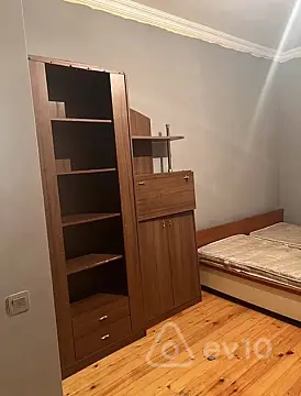 Kirayə verilir 2 otaqlı köhnə tikili 53 m²