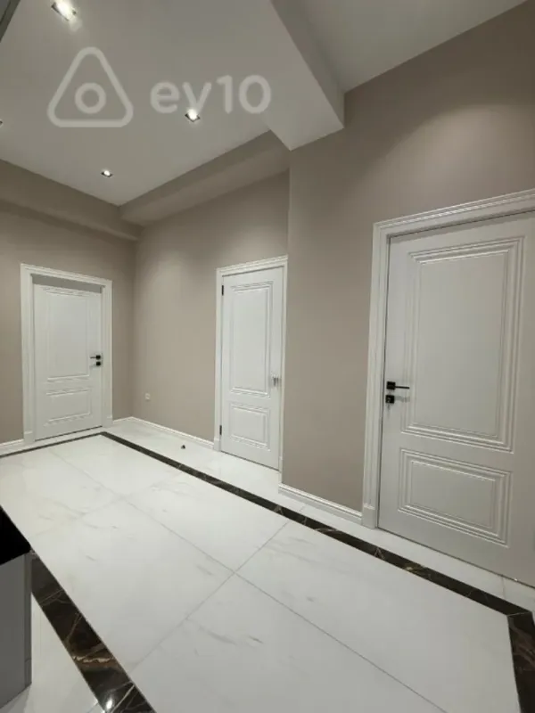 Satılır 2 otaqlı yeni tikili 90 m²