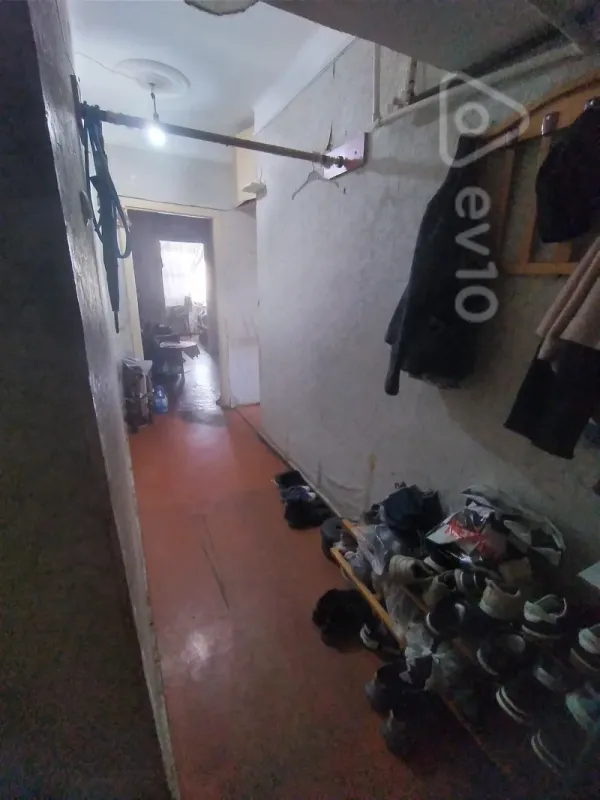 Satılır 2 otaqlı köhnə tikili 50 m²