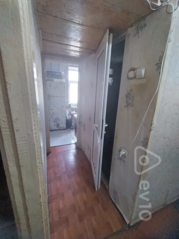 Satılır 2 otaqlı köhnə tikili 50 m²