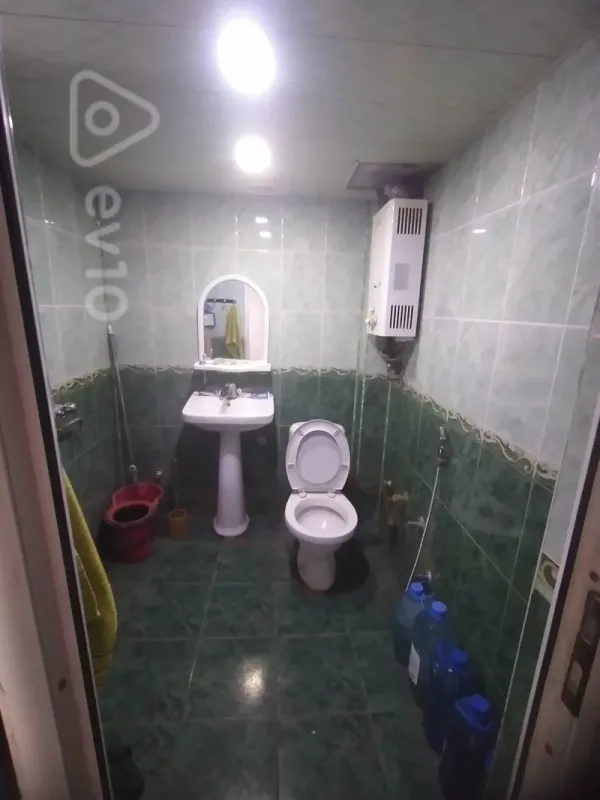 Satılır 2 otaqlı köhnə tikili 50 m²