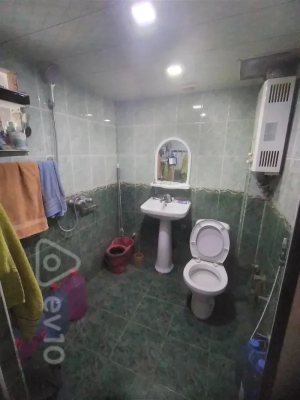 Satılır 2 otaqlı köhnə tikili 50 m²