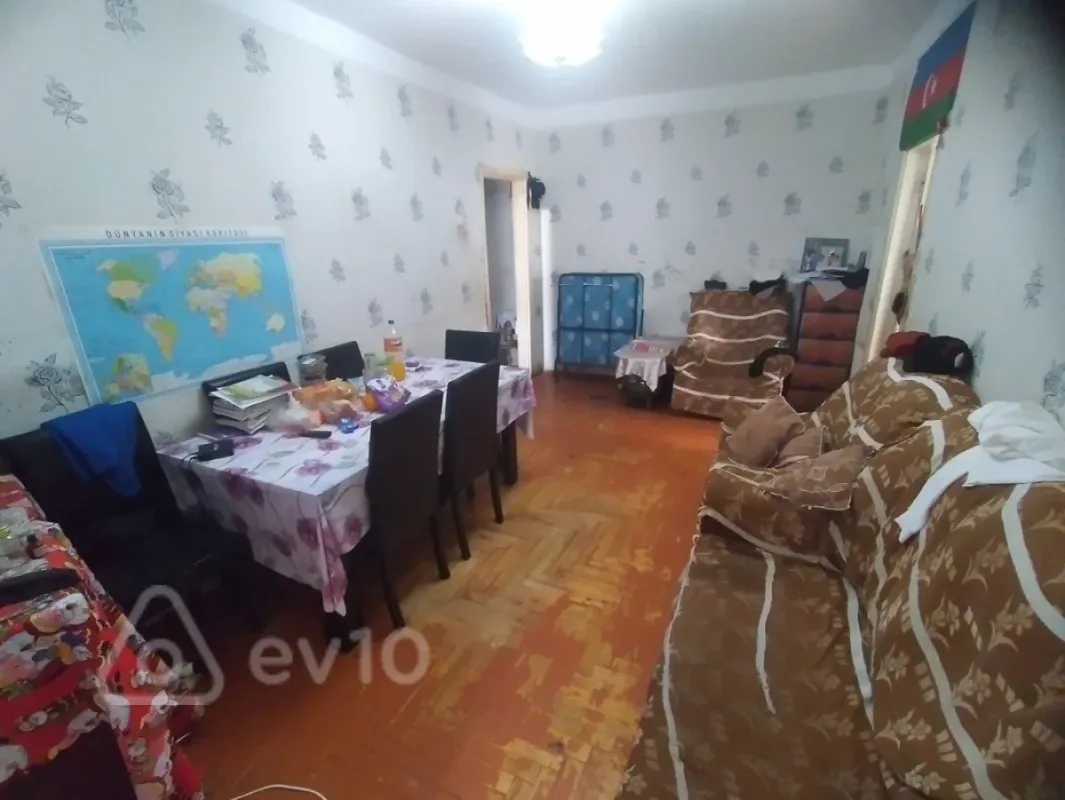 Satılır 2 otaqlı köhnə tikili 50 m²