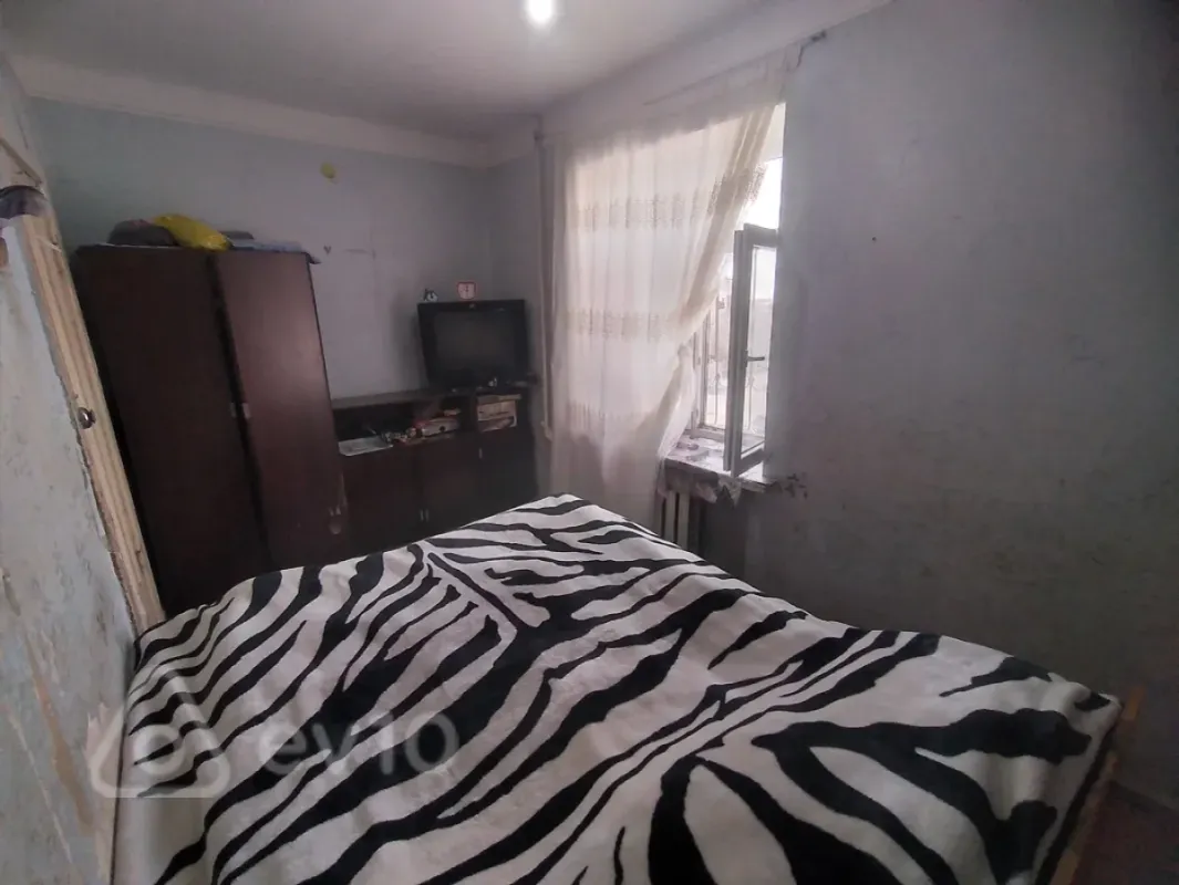 Satılır 2 otaqlı köhnə tikili 50 m²