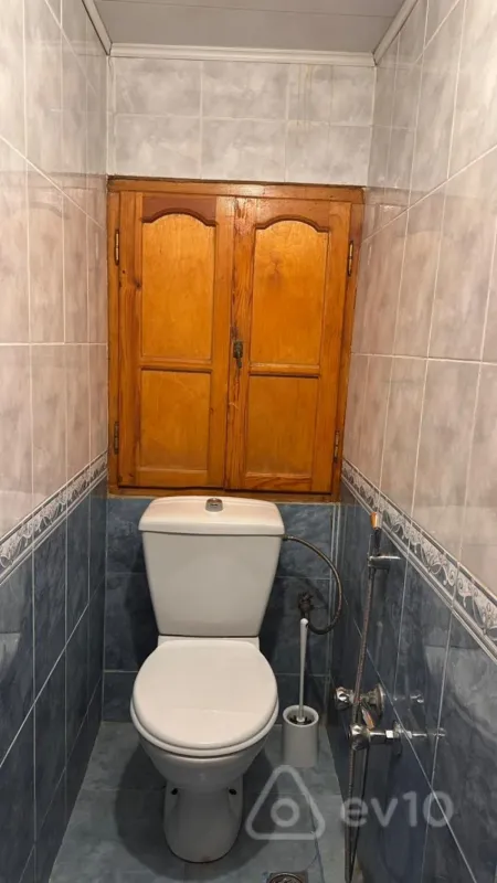 Kirayə verilir 3 otaqlı köhnə tikili 90 m²