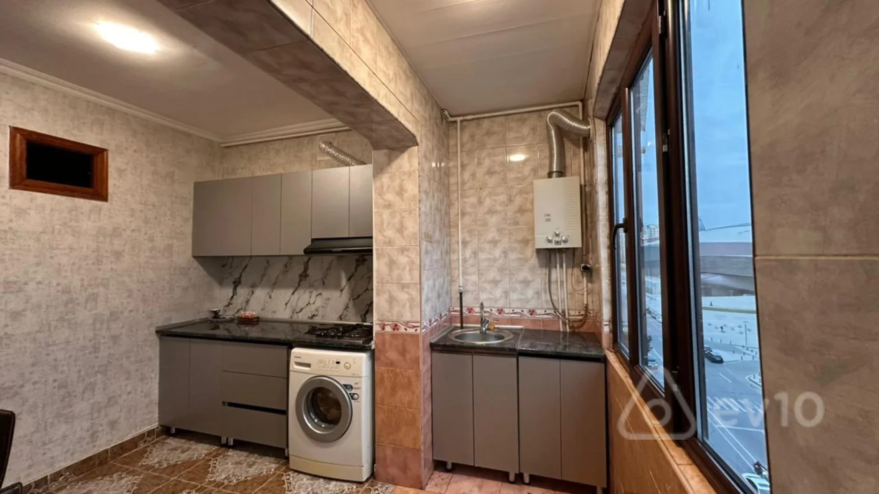 Kirayə verilir 3 otaqlı köhnə tikili 90 m²