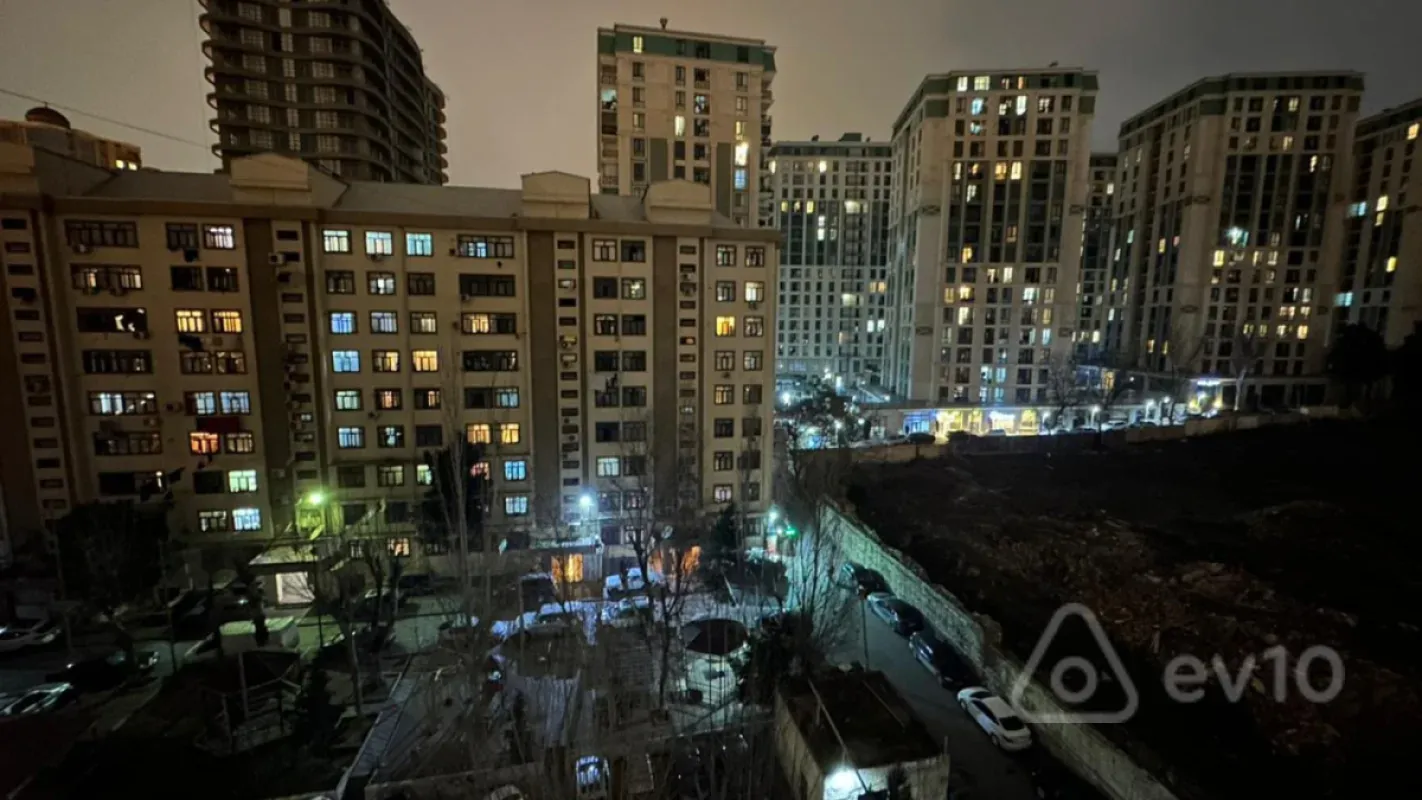Kirayə verilir 3 otaqlı köhnə tikili 90 m²