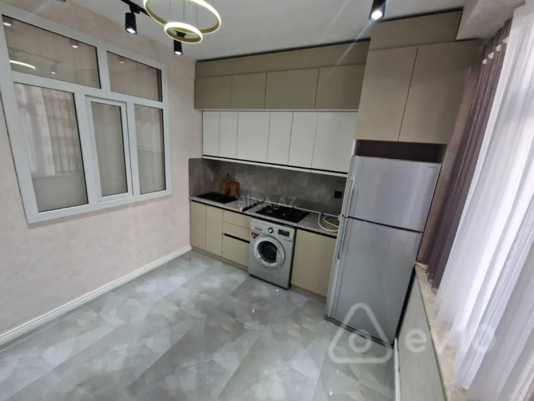 Kirayə verilir 2 otaqlı yeni tikili 70 m²
