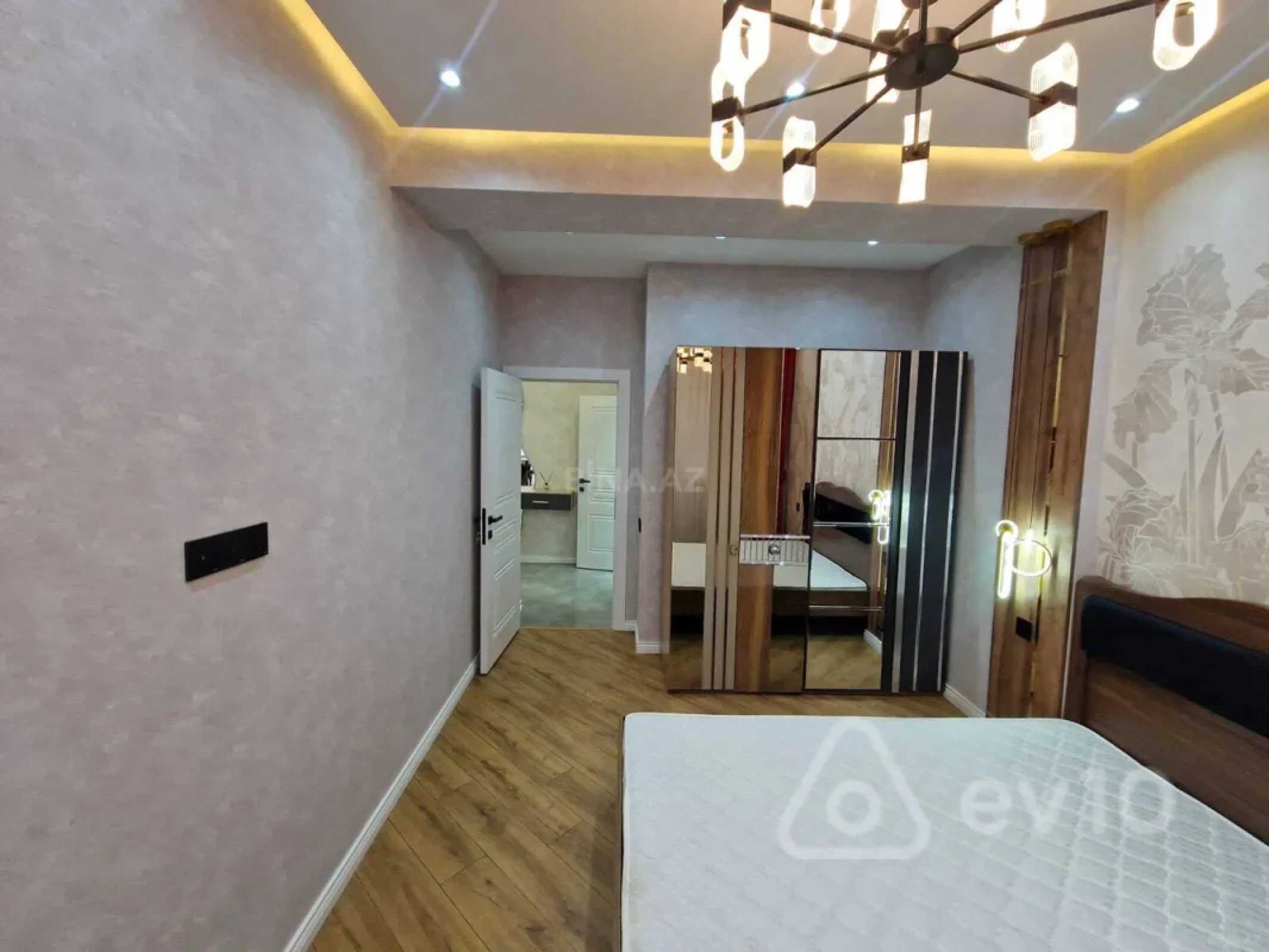 Kirayə verilir 2 otaqlı yeni tikili 70 m²