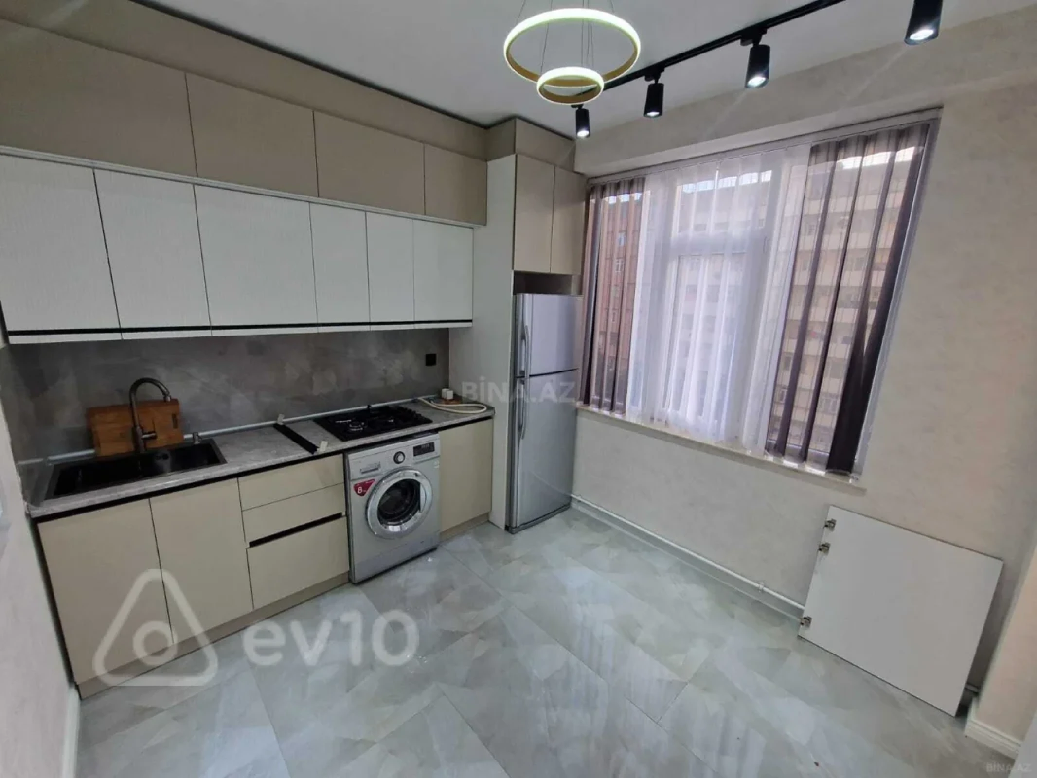 Kirayə verilir 2 otaqlı yeni tikili 70 m²