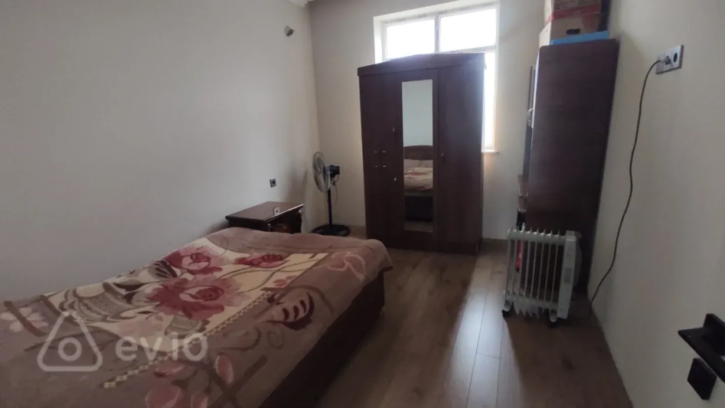 Satılır 6 otaqlı həyət evi 250 m²