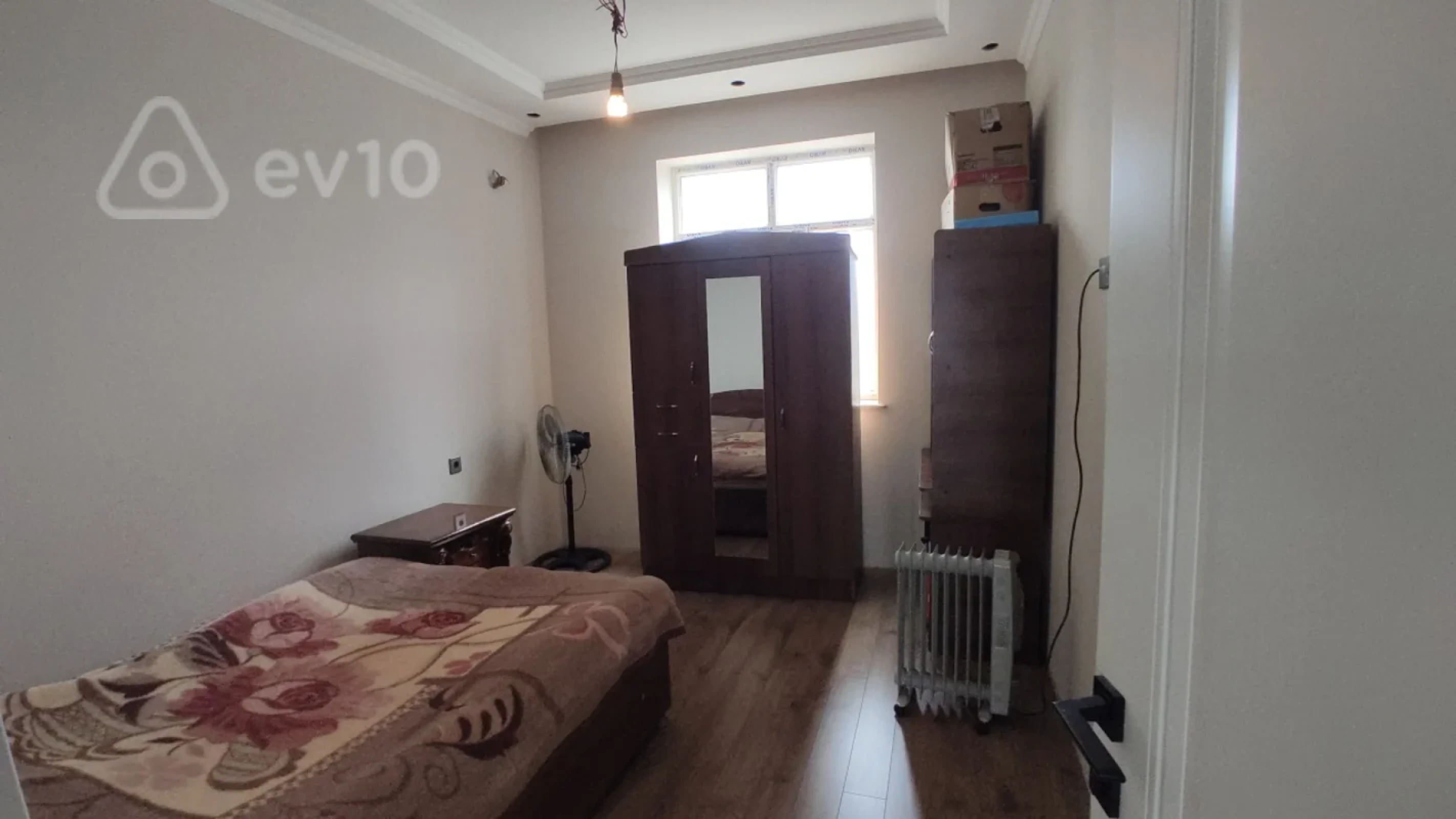 Satılır 6 otaqlı həyət evi 250 m²