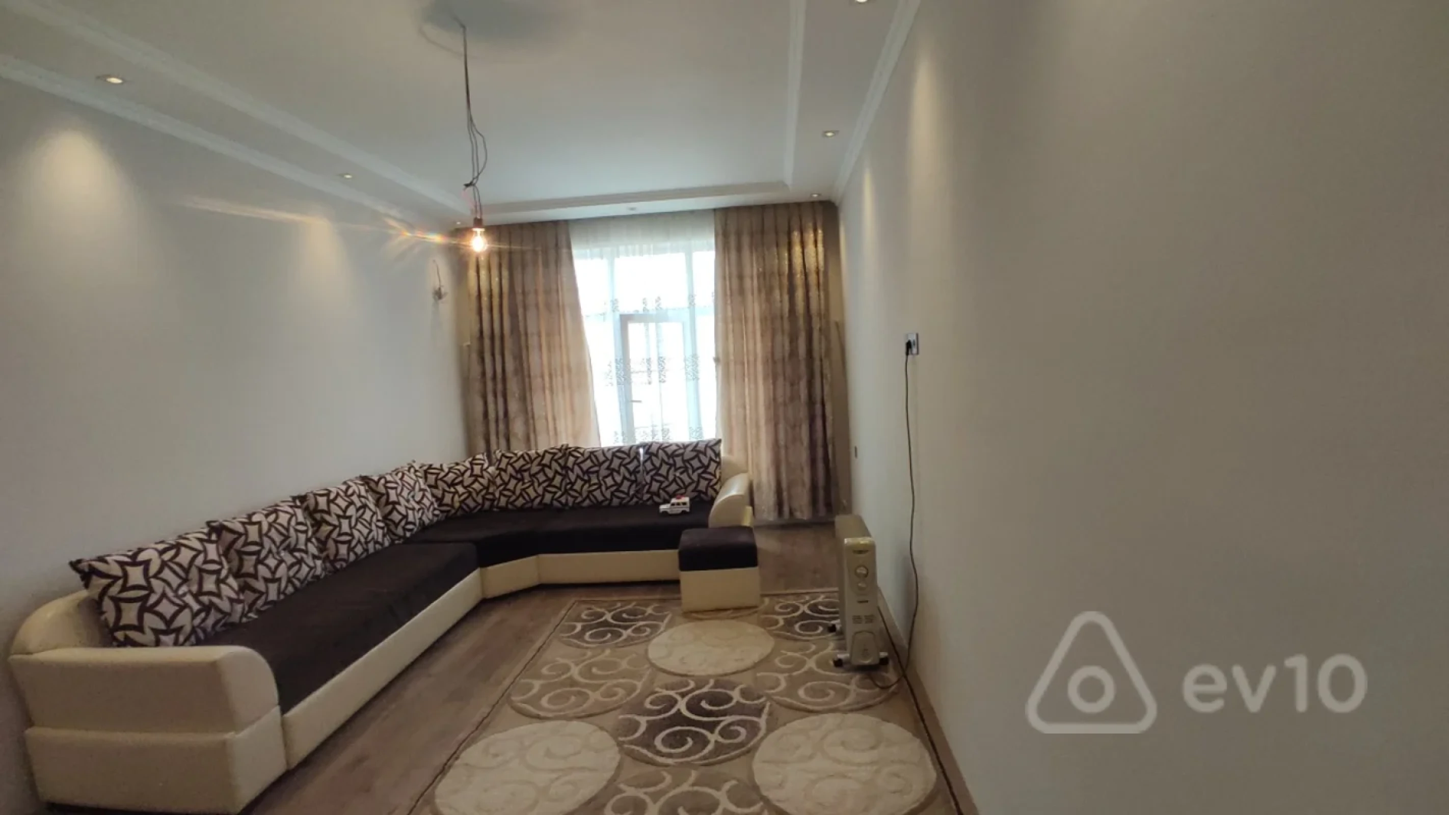 Satılır 6 otaqlı həyət evi 250 m²