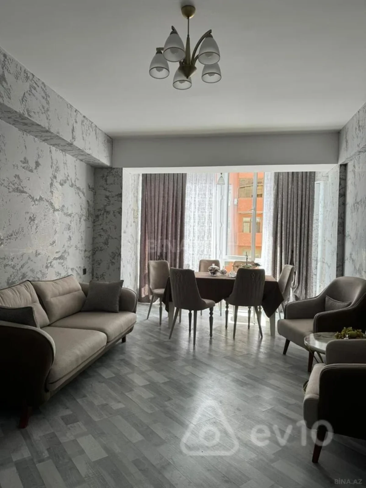 Kirayə verilir 3 otaqlı yeni tikili 100 m²