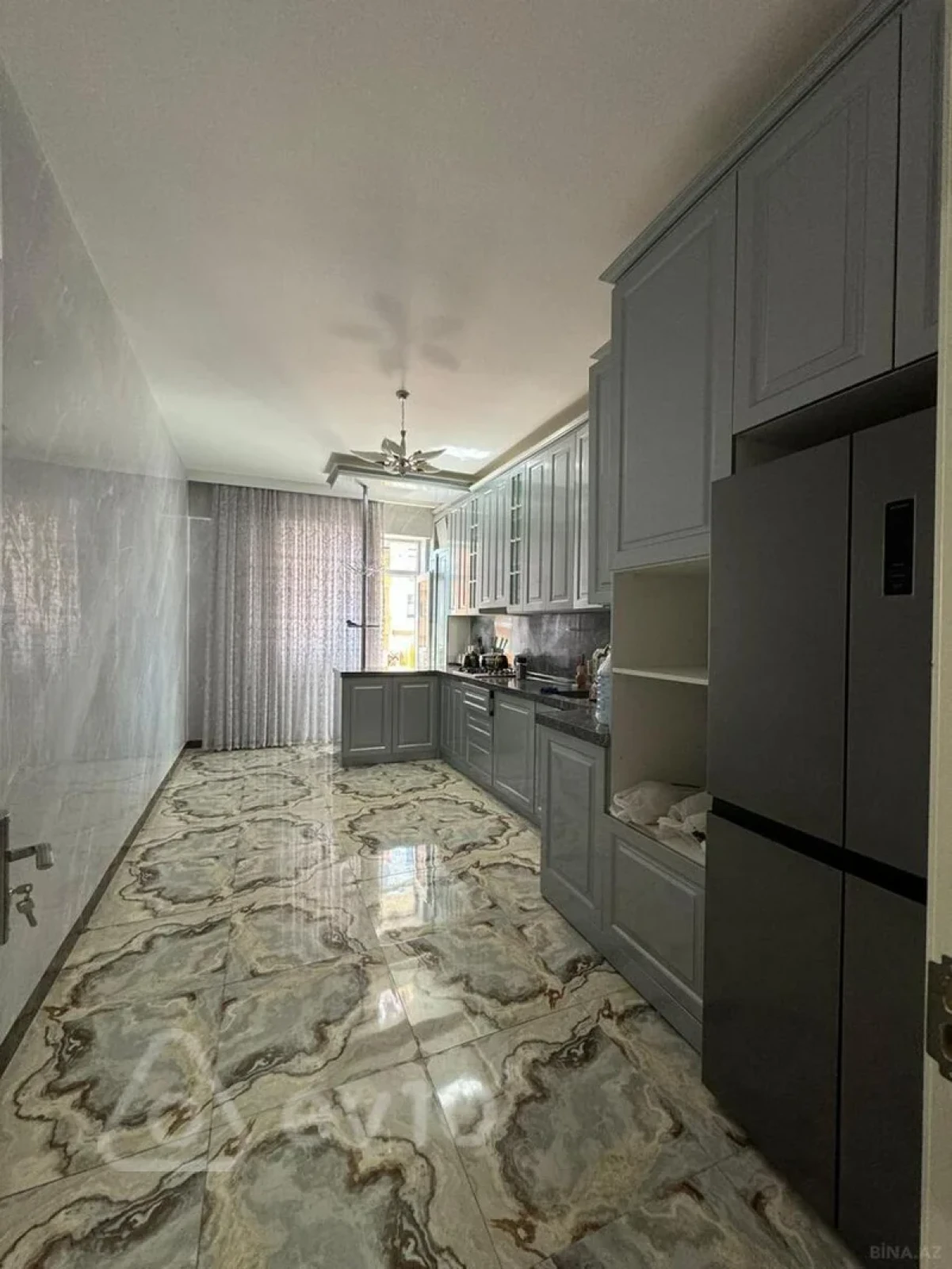 Kirayə verilir 3 otaqlı yeni tikili 100 m²