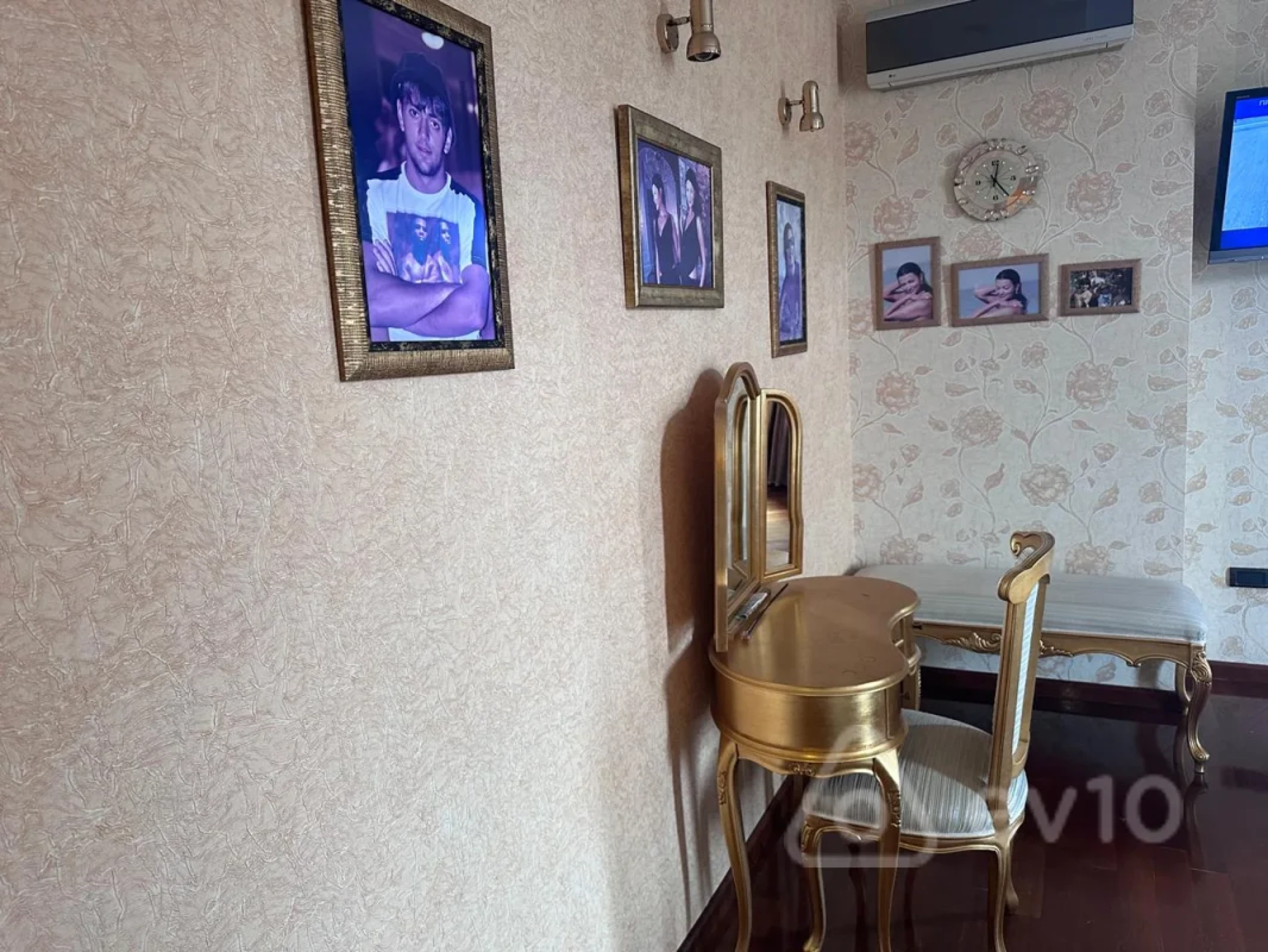 Kirayə verilir 8 otaqlı yeni tikili 400 m²