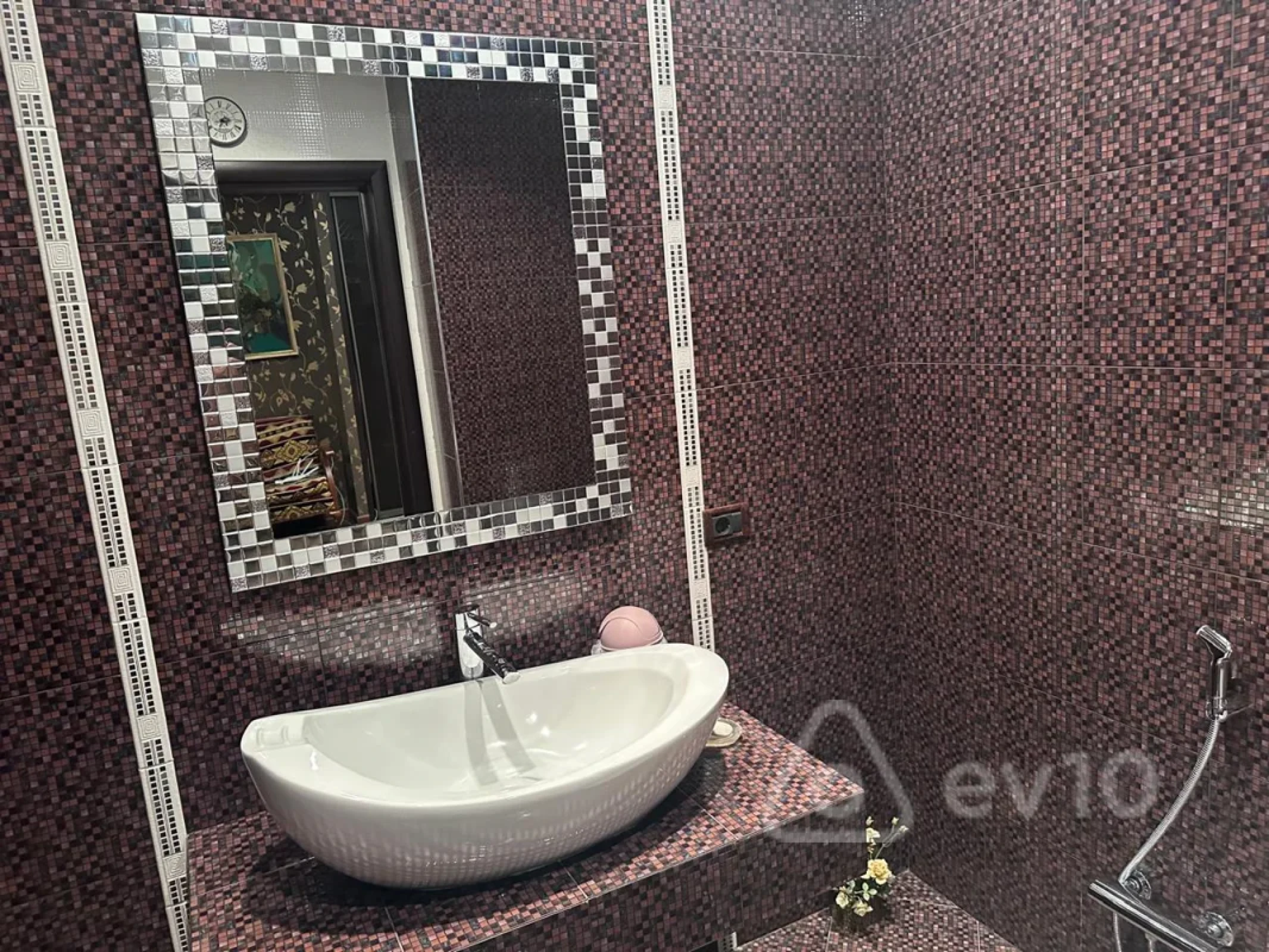 Kirayə verilir 8 otaqlı yeni tikili 400 m²