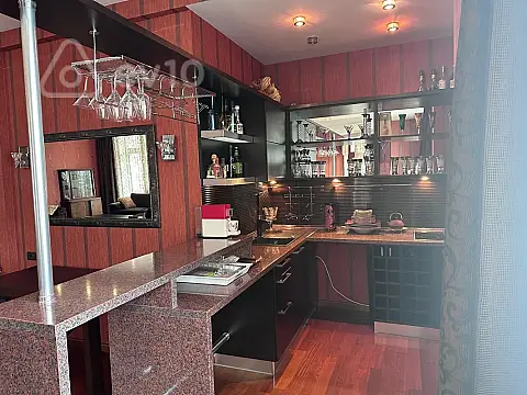 Kirayə verilir 8 otaqlı yeni tikili 400 m²