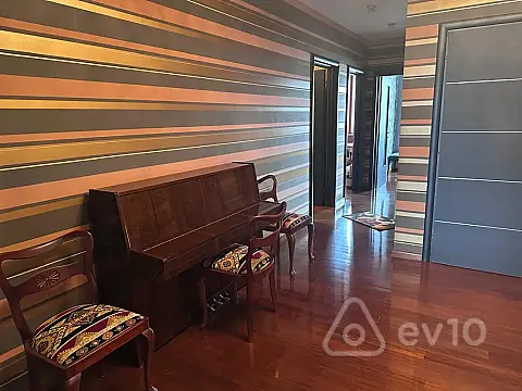 Kirayə verilir 8 otaqlı yeni tikili 400 m²