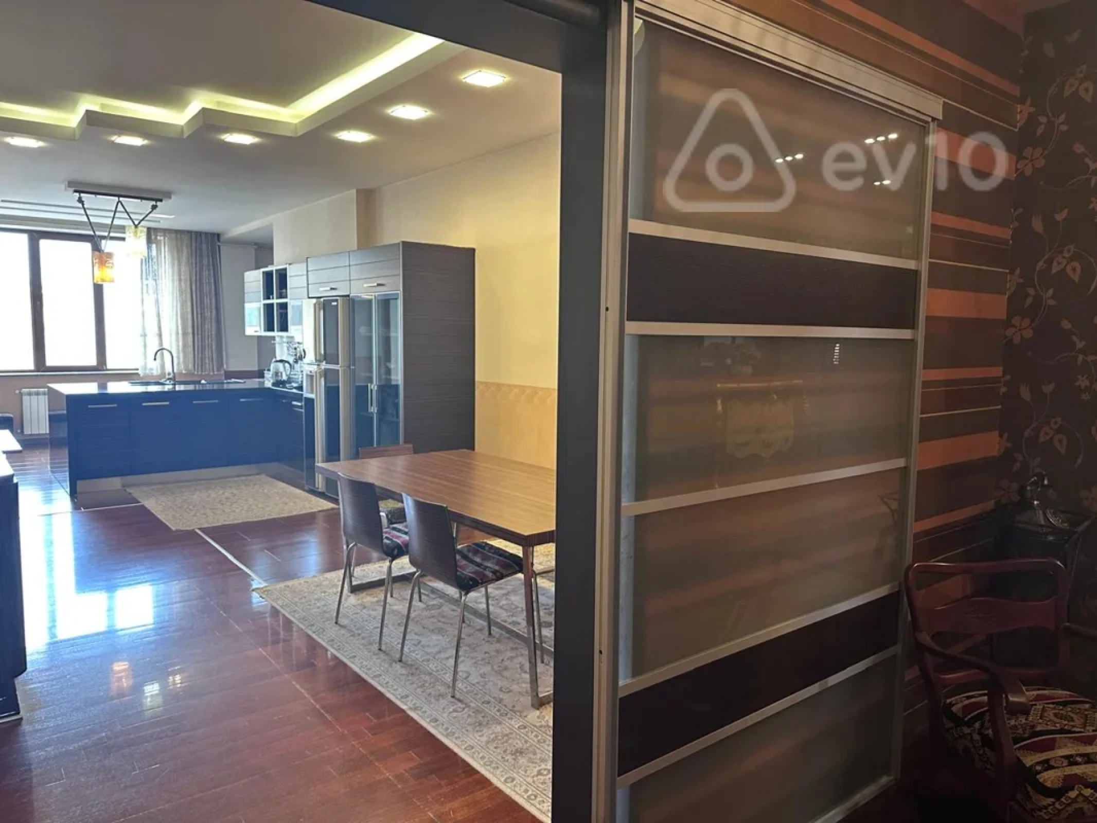 Kirayə verilir 8 otaqlı yeni tikili 400 m²