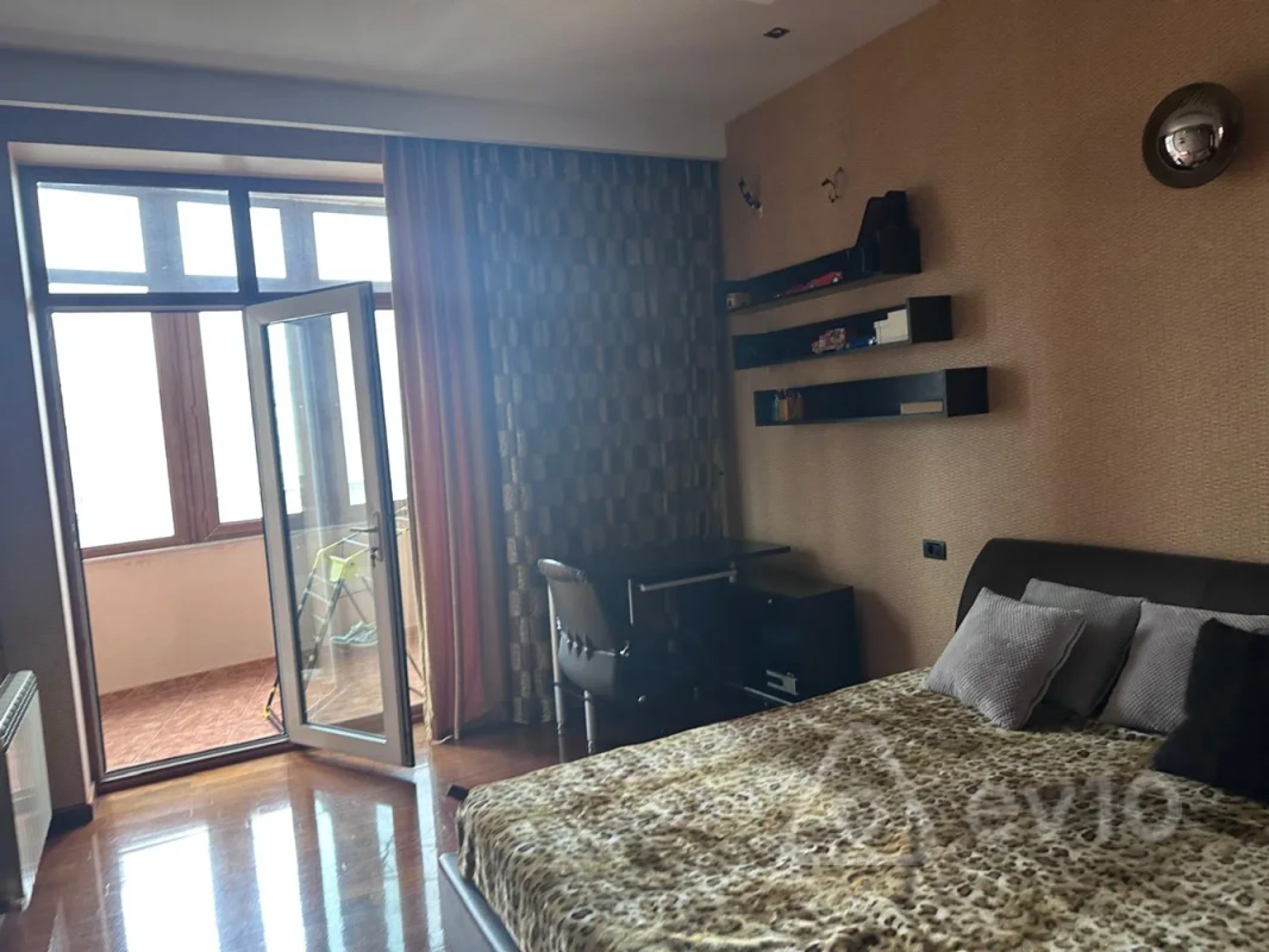 Kirayə verilir 8 otaqlı yeni tikili 400 m²