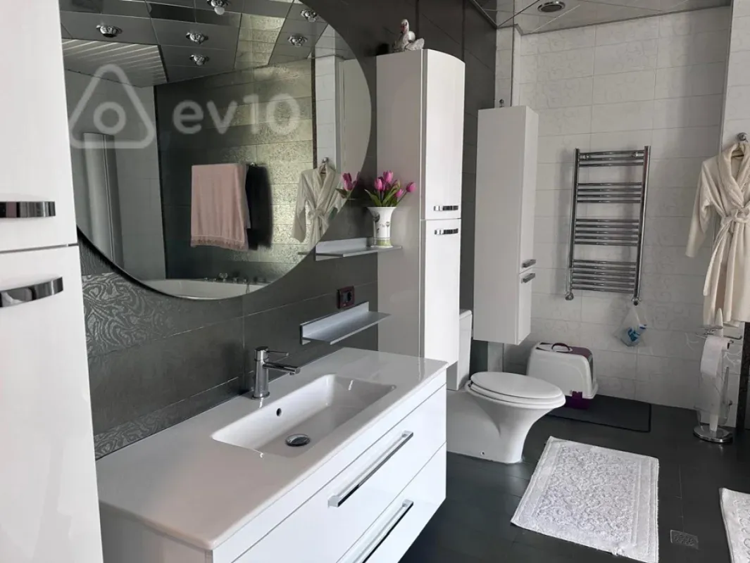 Kirayə verilir 8 otaqlı yeni tikili 400 m²