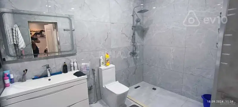 Kirayə verilir 2 otaqlı yeni tikili 70 m²