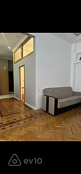 Kirayə verilir 2 otaqlı köhnə tikili 48 m²
