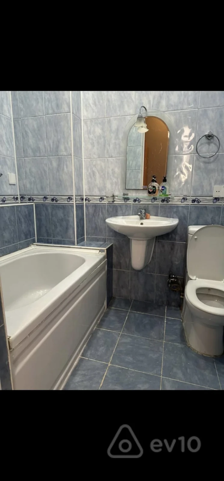 Kirayə verilir 2 otaqlı köhnə tikili 48 m²