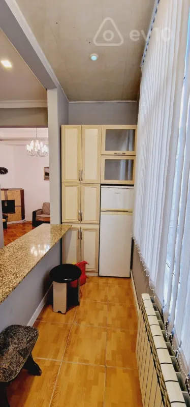 Kirayə verilir 2 otaqlı köhnə tikili 48 m²