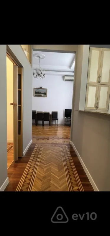 Kirayə verilir 2 otaqlı köhnə tikili 48 m²