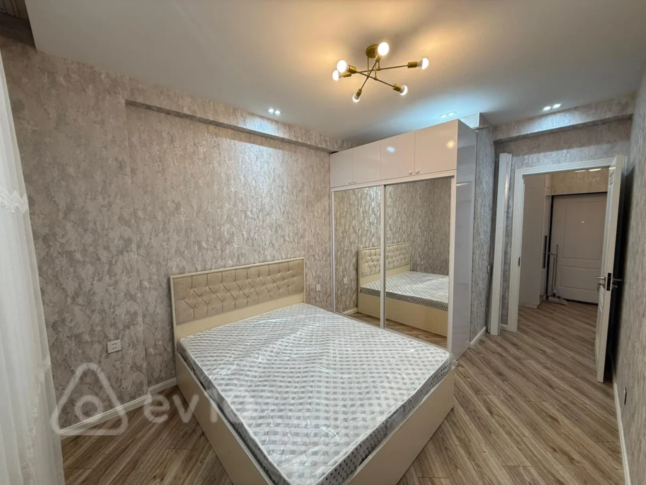 Kirayə verilir 2 otaqlı yeni tikili 50 m²