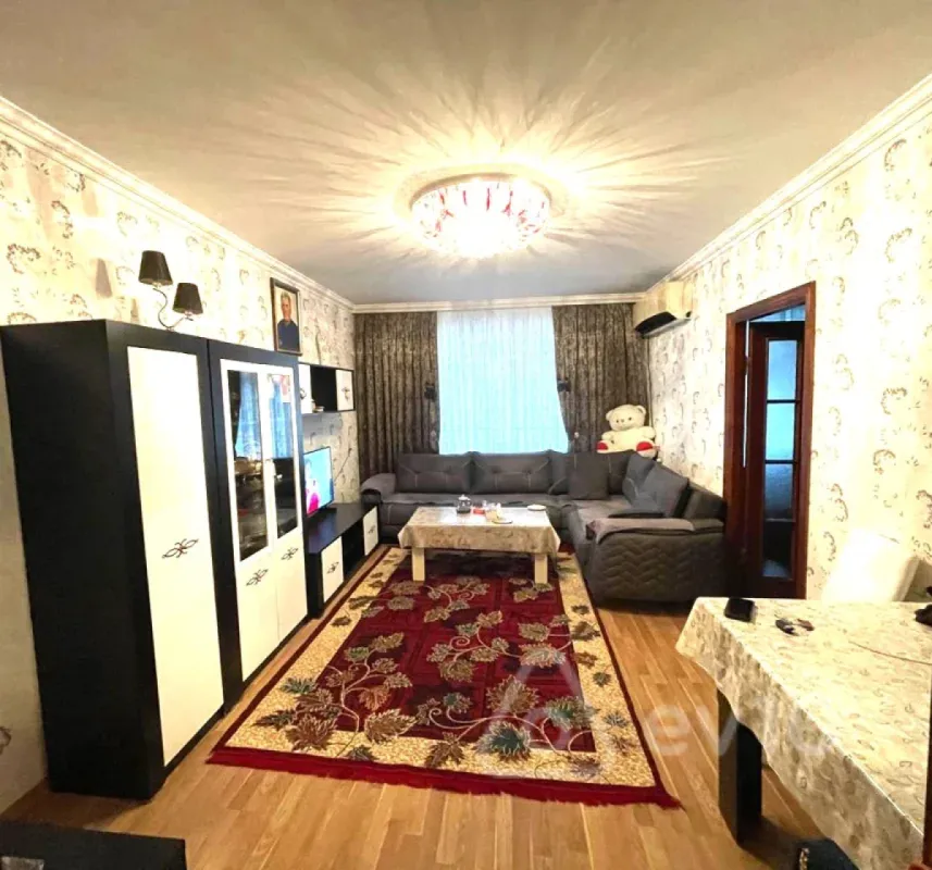 Satılır 4 otaqlı köhnə tikili 85 m²