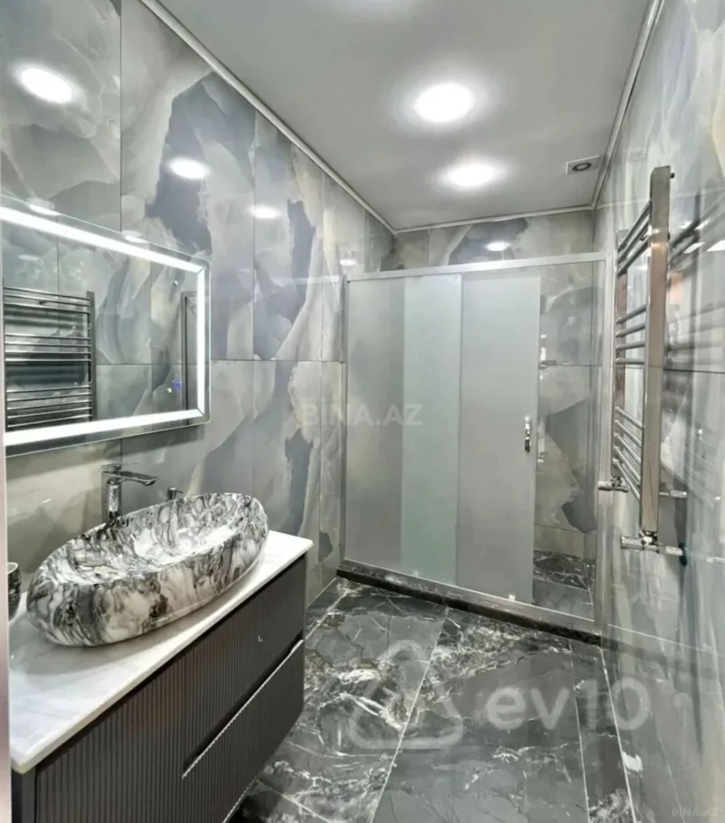 Kirayə verilir 2 otaqlı yeni tikili 65 m²