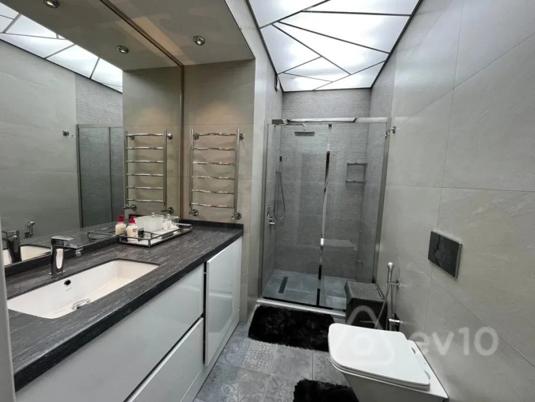 Kirayə verilir 3 otaqlı yeni tikili 110 m²