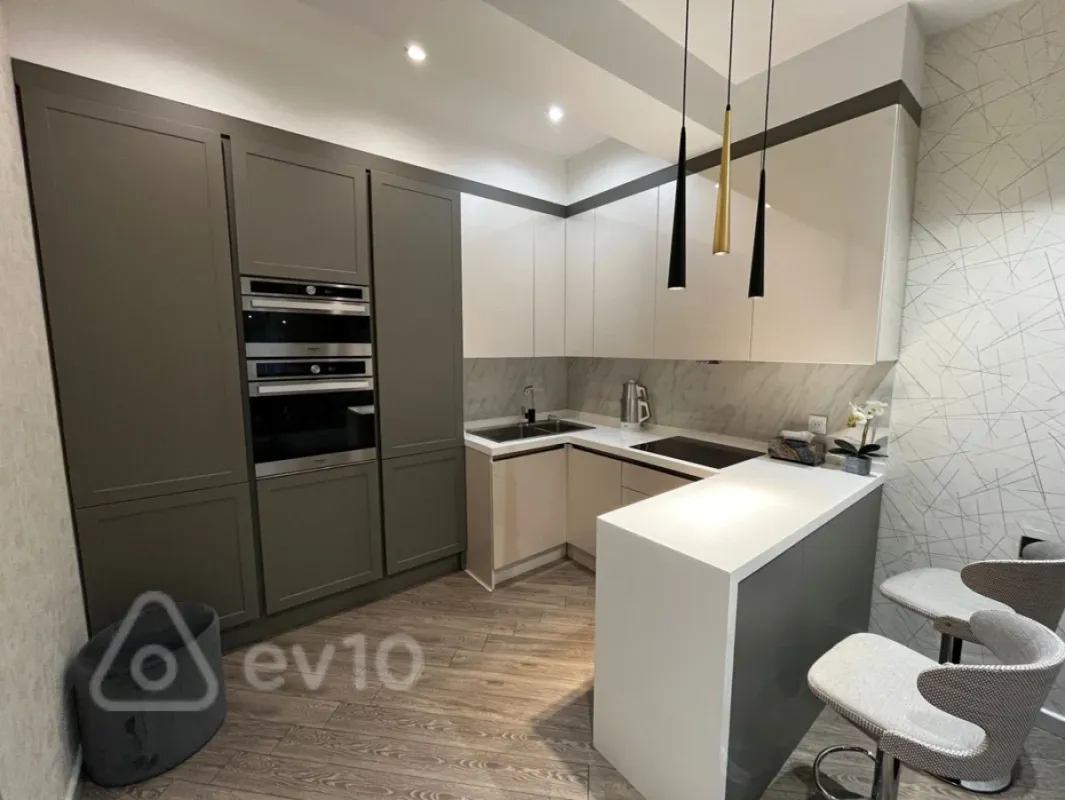 Kirayə verilir 3 otaqlı yeni tikili 110 m²