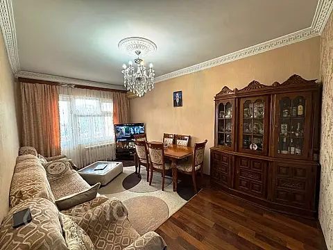 Satılır 3 otaqlı köhnə tikili 80 m² — Bakı, Nizami 3 otaq 80.00 m²