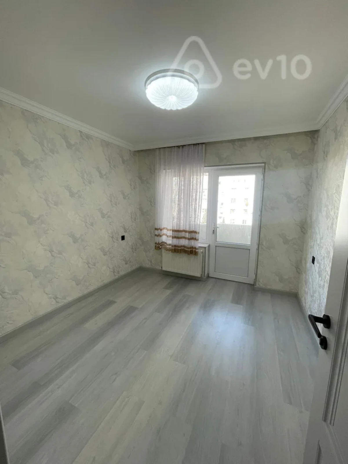 Kirayə verilir 4 otaqlı yeni tikili 110 m²