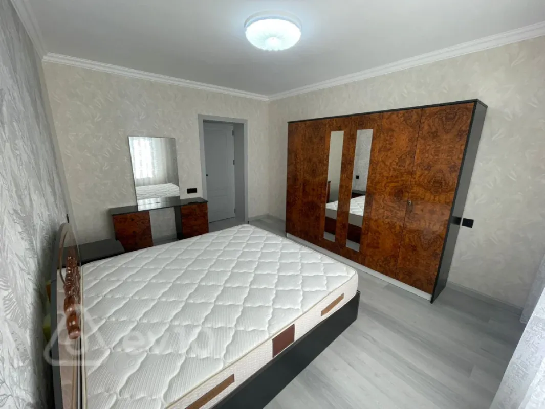 Kirayə verilir 4 otaqlı yeni tikili 110 m²