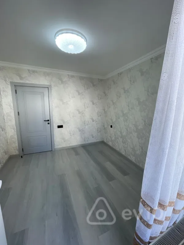 Kirayə verilir 4 otaqlı yeni tikili 110 m²