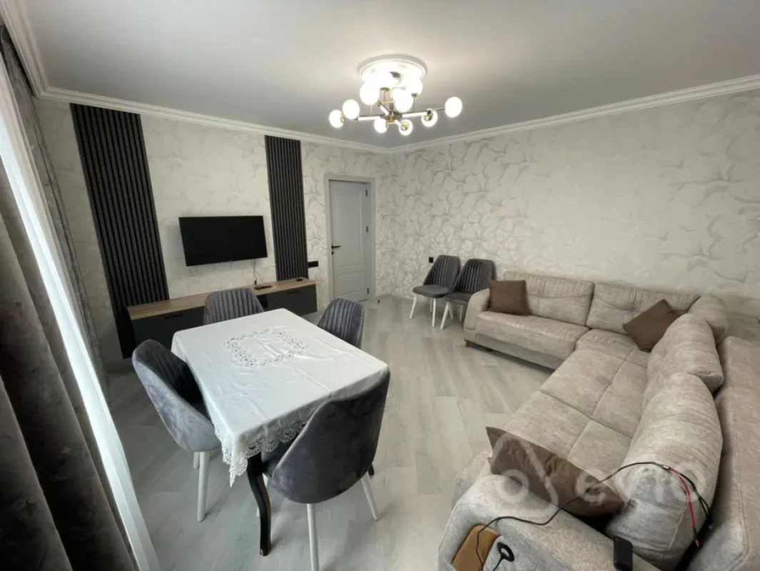 Kirayə verilir 4 otaqlı yeni tikili 110 m²