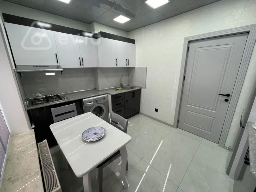 Kirayə verilir 4 otaqlı yeni tikili 110 m²