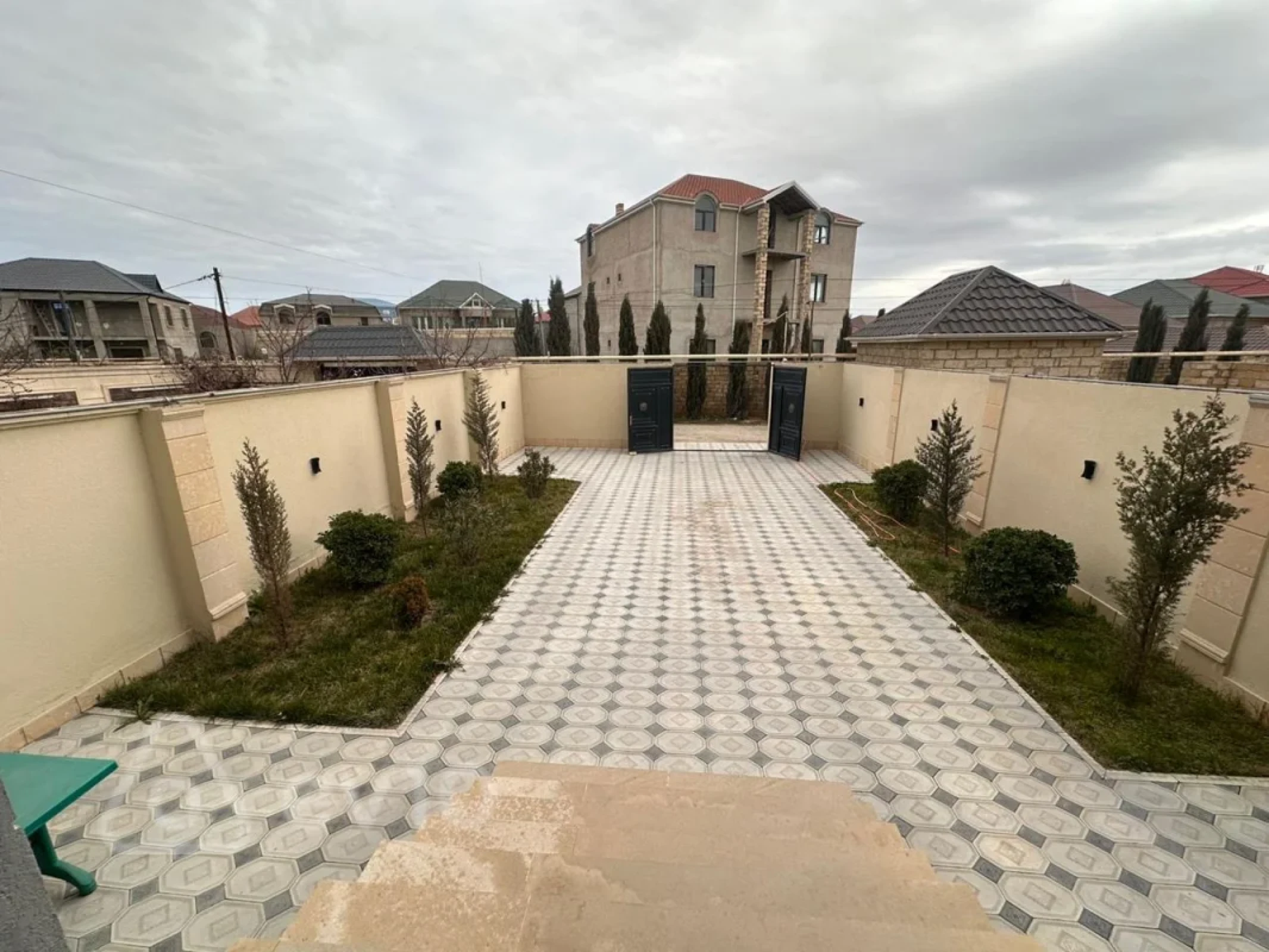 Satılır 4 otaqlı həyət evi 120 m²