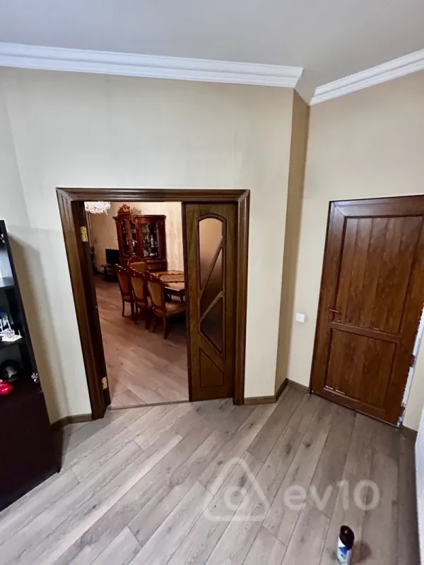 Kirayə verilir 2 otaqlı yeni tikili 105 m²