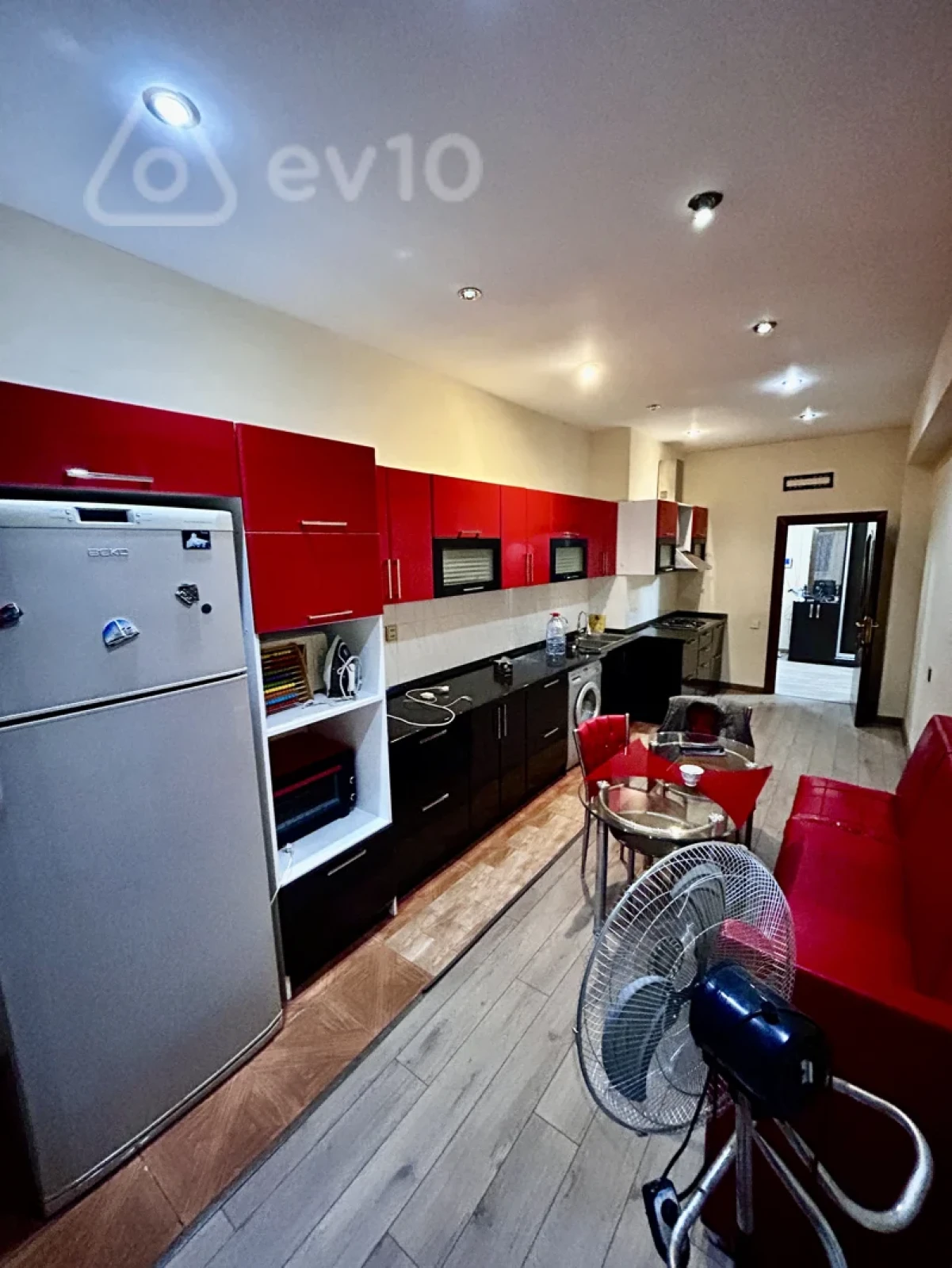 Kirayə verilir 2 otaqlı yeni tikili 105 m²