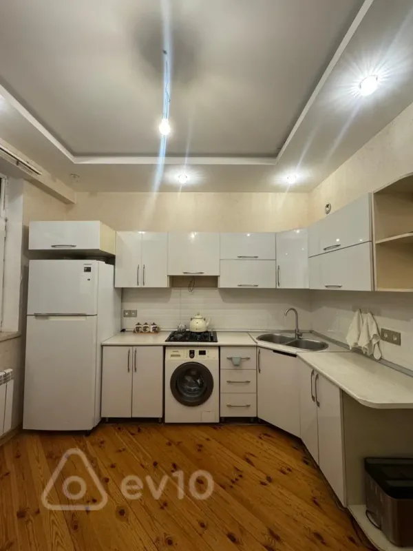 Kirayə verilir 2 otaqlı yeni tikili 87 m²